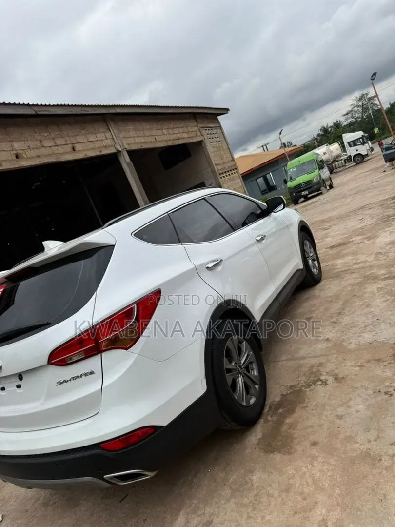 Hyundai Santa Fe SE AWD 2017 White