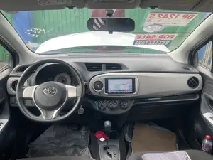 Toyota Vitz 1.5 FWD 5dr 2014 White