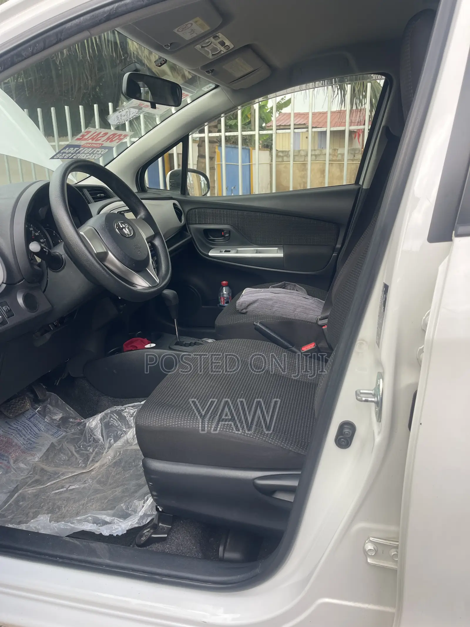 Toyota Vitz 1.5 FWD 5dr 2014 White