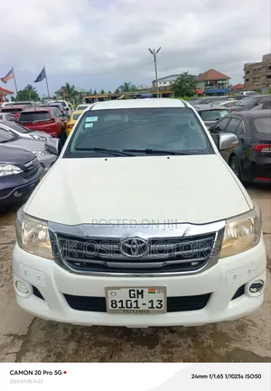 Toyota Hilux 2013 White