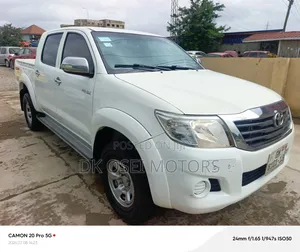 Toyota Hilux 2013 White