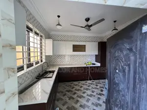 3bdrm Apartment in Bee 🐝 Decor & Homes, Abokobi for rent