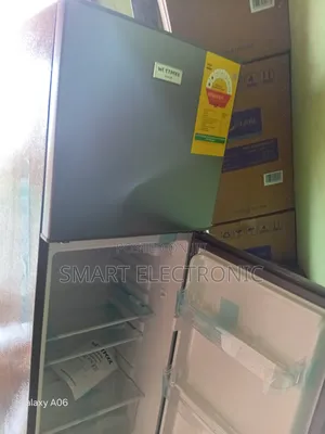 Westpool 136l Refrigerator – Compact Family Fridge