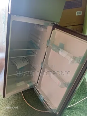 Westpool 136l Refrigerator – Compact Family Fridge