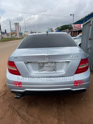 Mercedes-Benz C250 2015 Blue