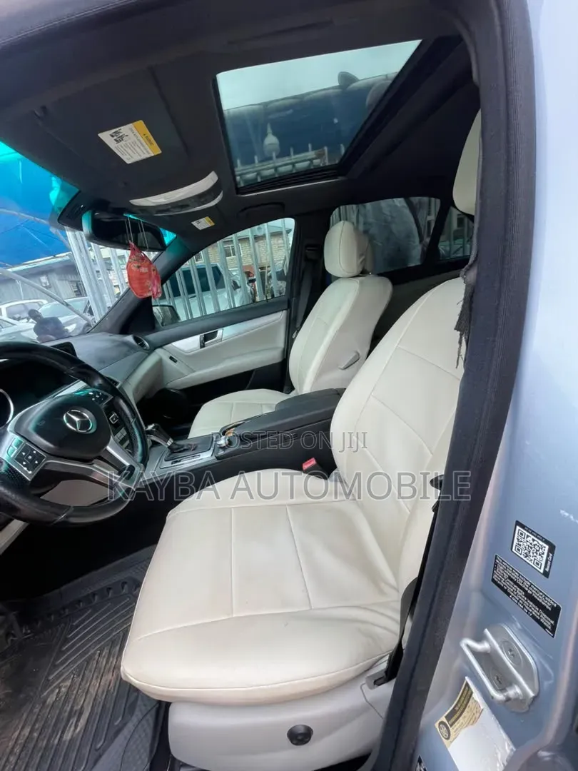 Mercedes-Benz C250 2015 Blue