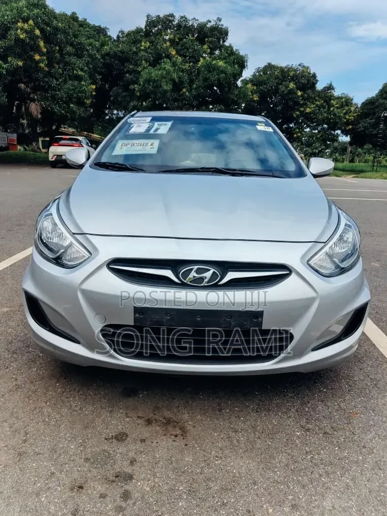 Hyundai Accent 2017 Silver