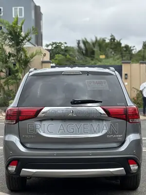 Mitsubishi Outlander 2016 Gray