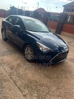 Toyota Yaris 2018 Blue