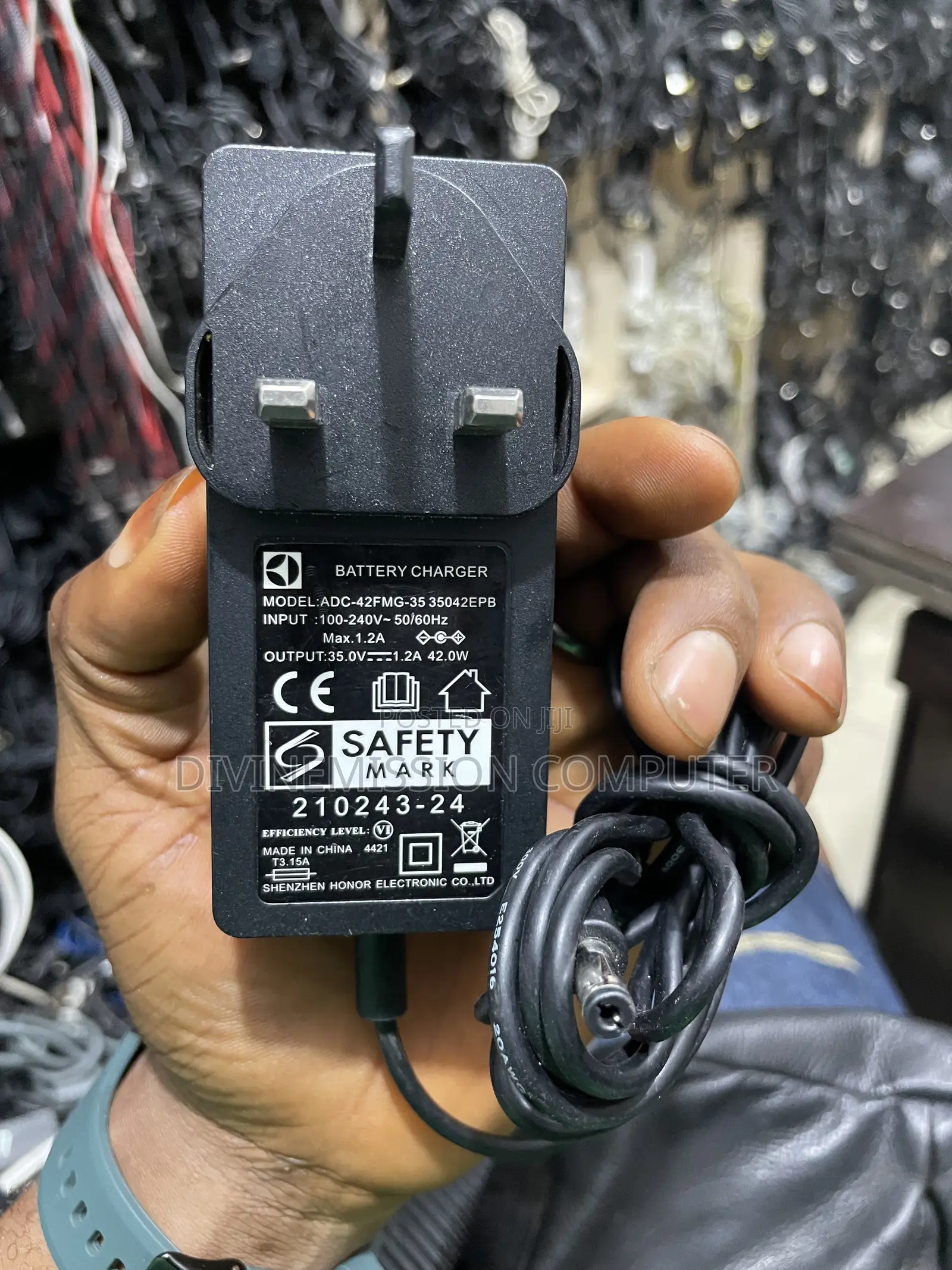 Power Supply Li-Ion Battery Charger 35v~1.2a
