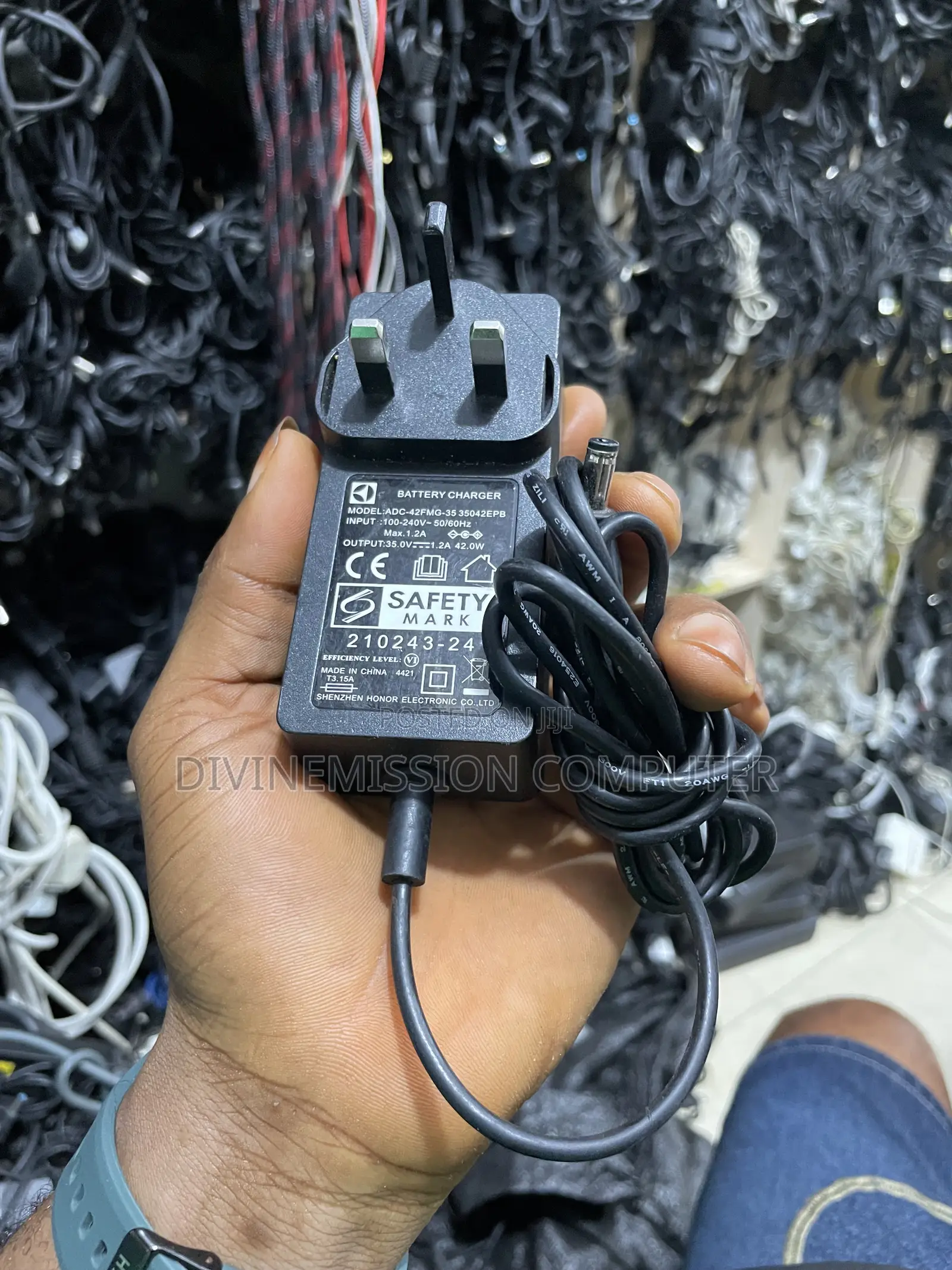Power Supply Li-Ion Battery Charger 35v~1.2a
