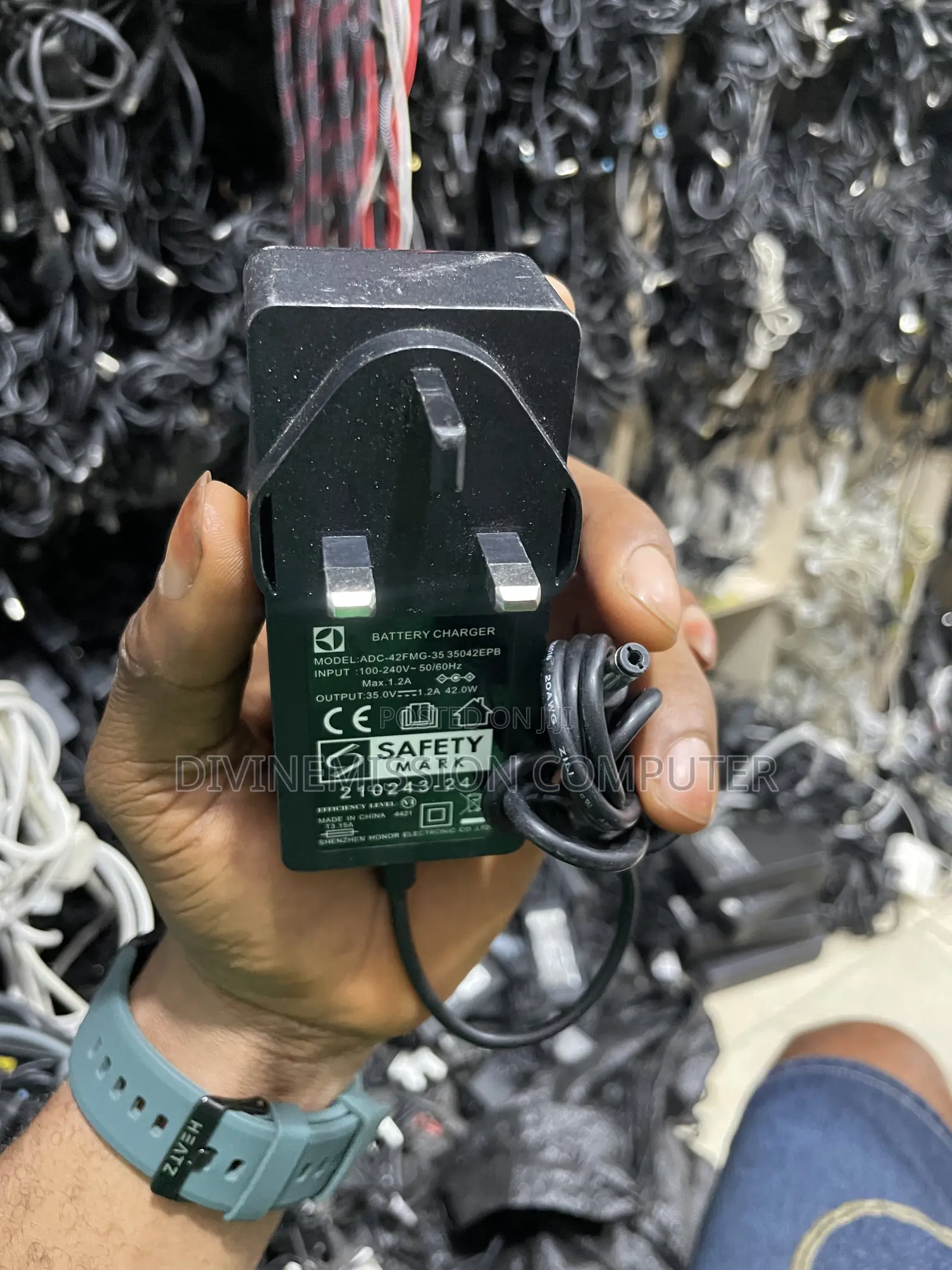 Power Supply Li-Ion Battery Charger 35v~1.2a
