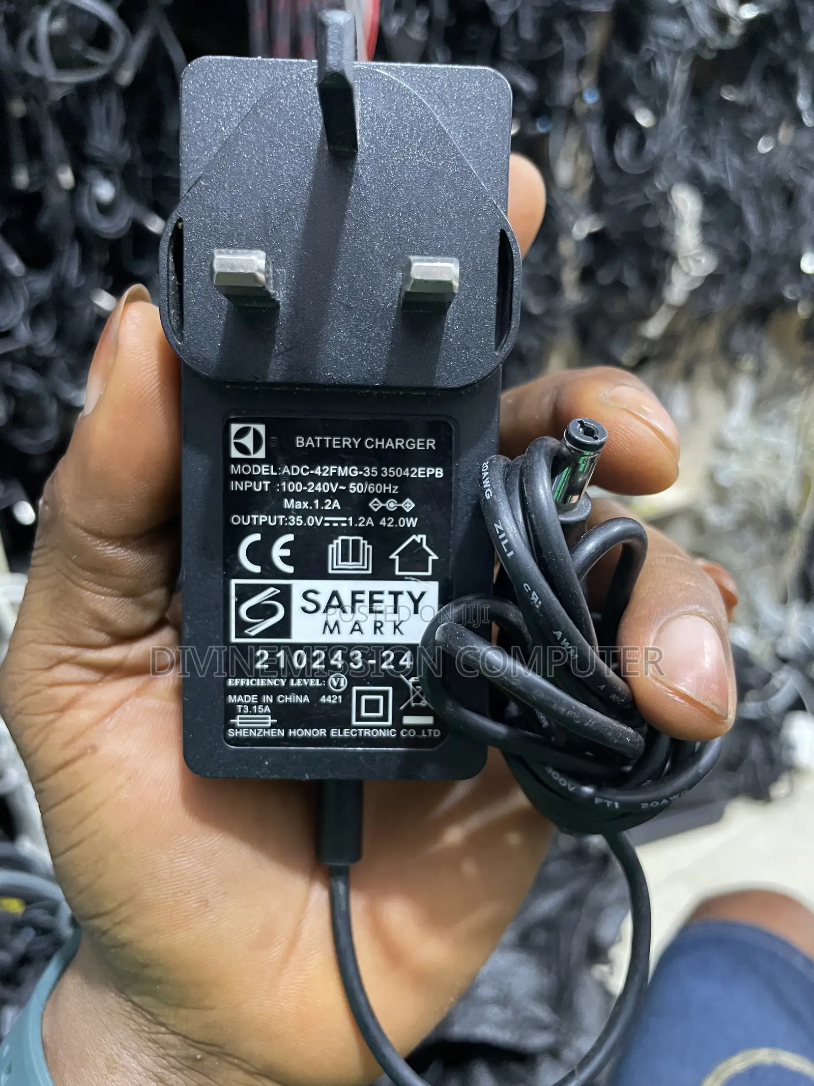 Power Supply Li-Ion Battery Charger 35v~1.2a