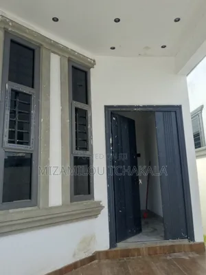 3bdrm Apartment in Lake Side Estate, New Legon for sale