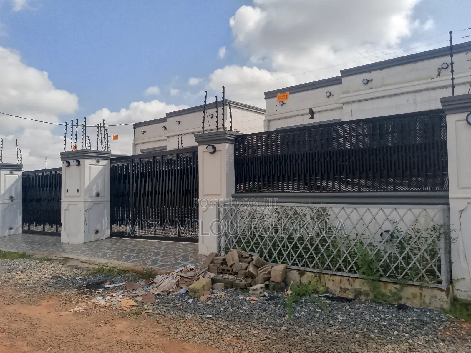 3bdrm Apartment in Lake Side Estate, New Legon for sale