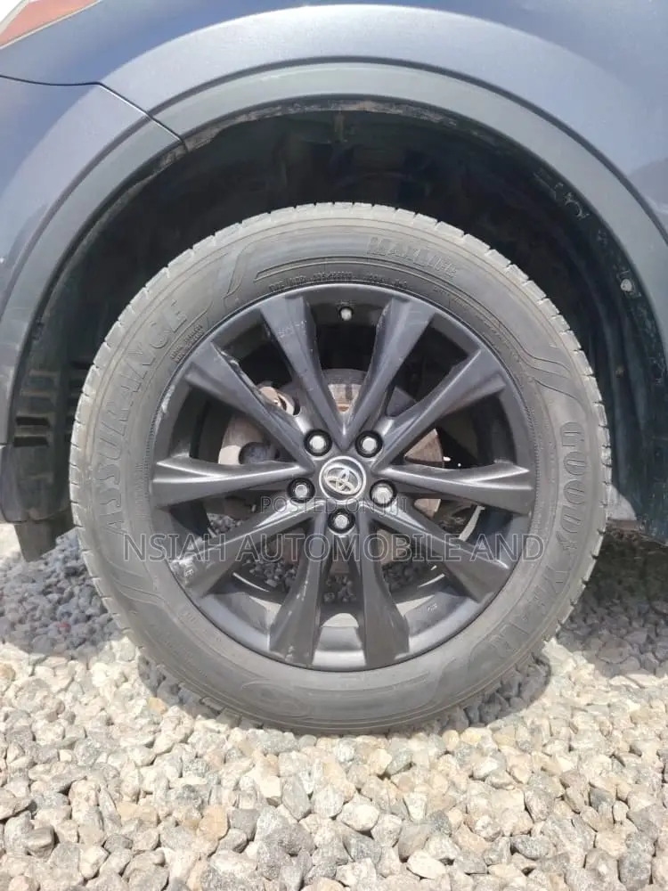 Toyota RAV4 2016 Gray