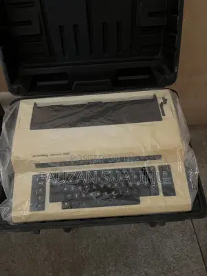Privileg Electronic 3000 Typewriter