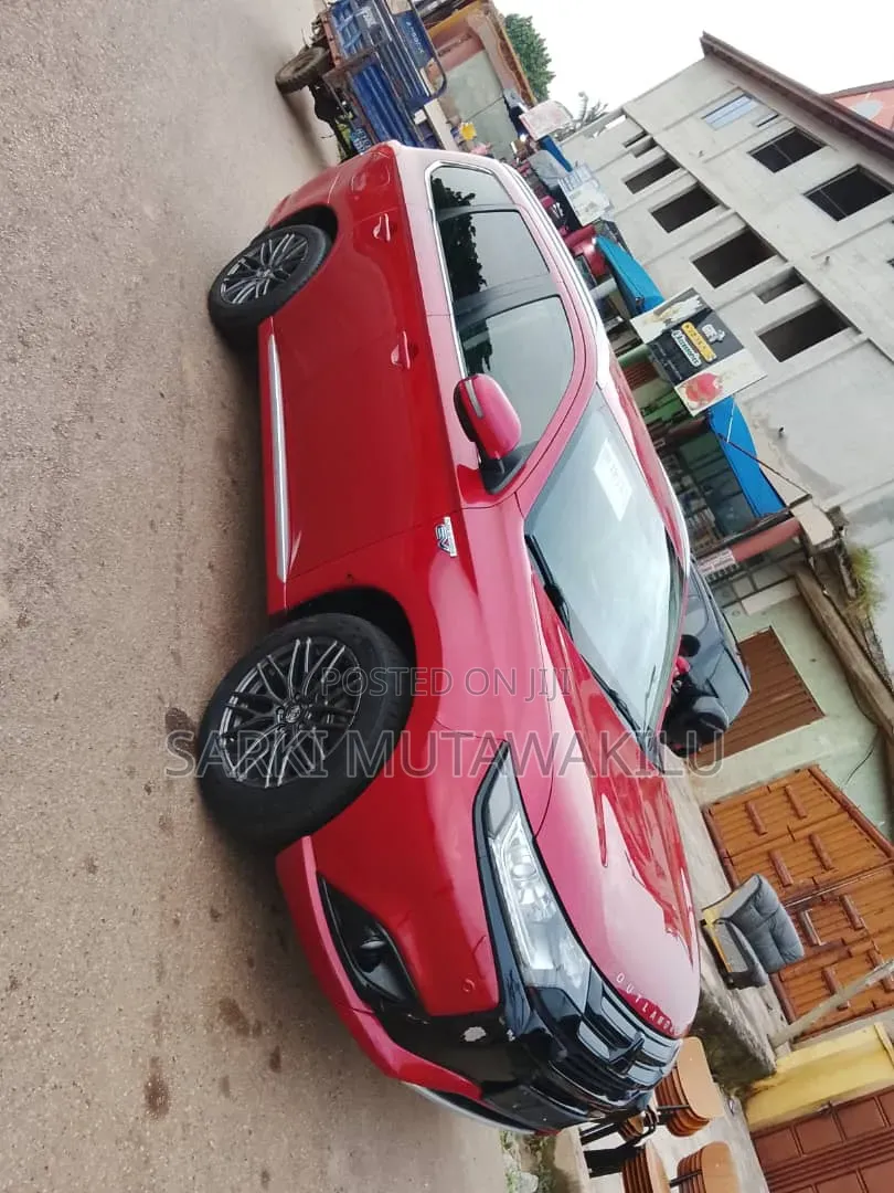 Mitsubishi Outlander 2016 Red