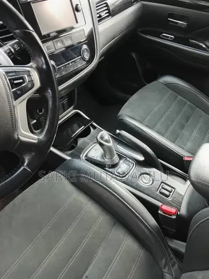 Mitsubishi Outlander 2016 Red