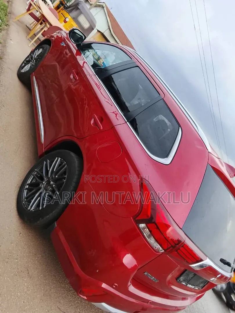 Mitsubishi Outlander 2016 Red