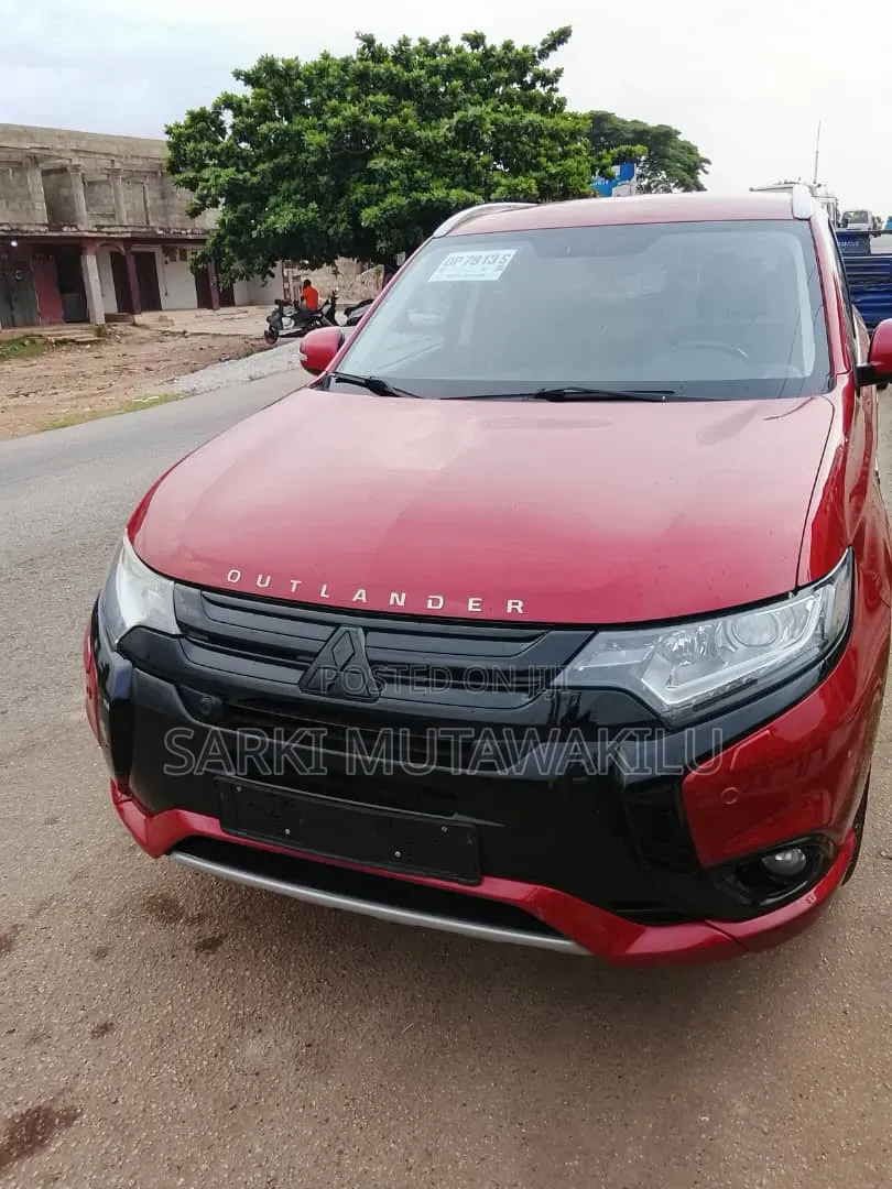 Mitsubishi Outlander 2016 Red