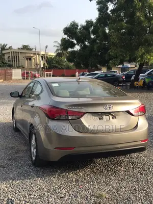 Hyundai Elantra 2015 Gold