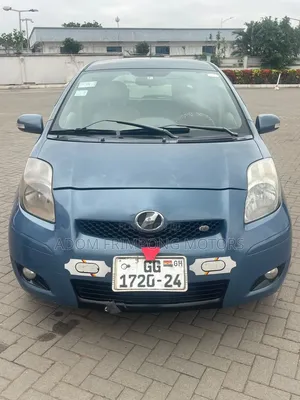 Toyota Vitz 2010 Blue