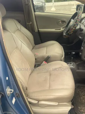 Toyota Vitz 2010 Blue
