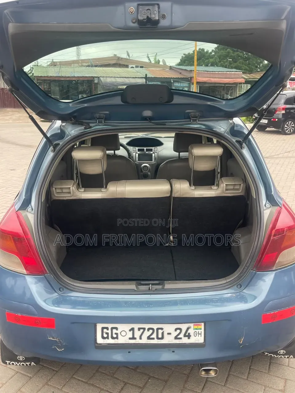 Toyota Vitz 2010 Blue