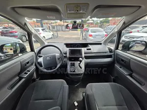 Toyota Voxy 2010 Black