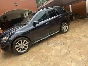 Mercedes-Benz M Class ML 350 BlueTEC 4Matic 2012 Blue