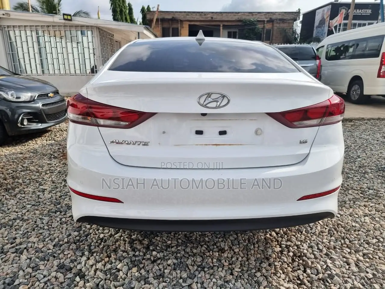 Hyundai Avante 2017 White