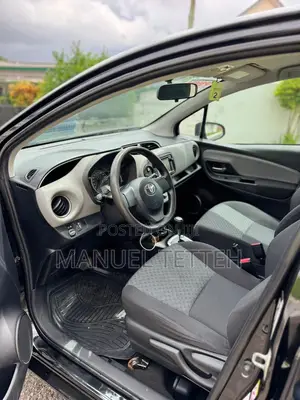 Toyota Yaris LE Hatchback 5dr 2015 Black