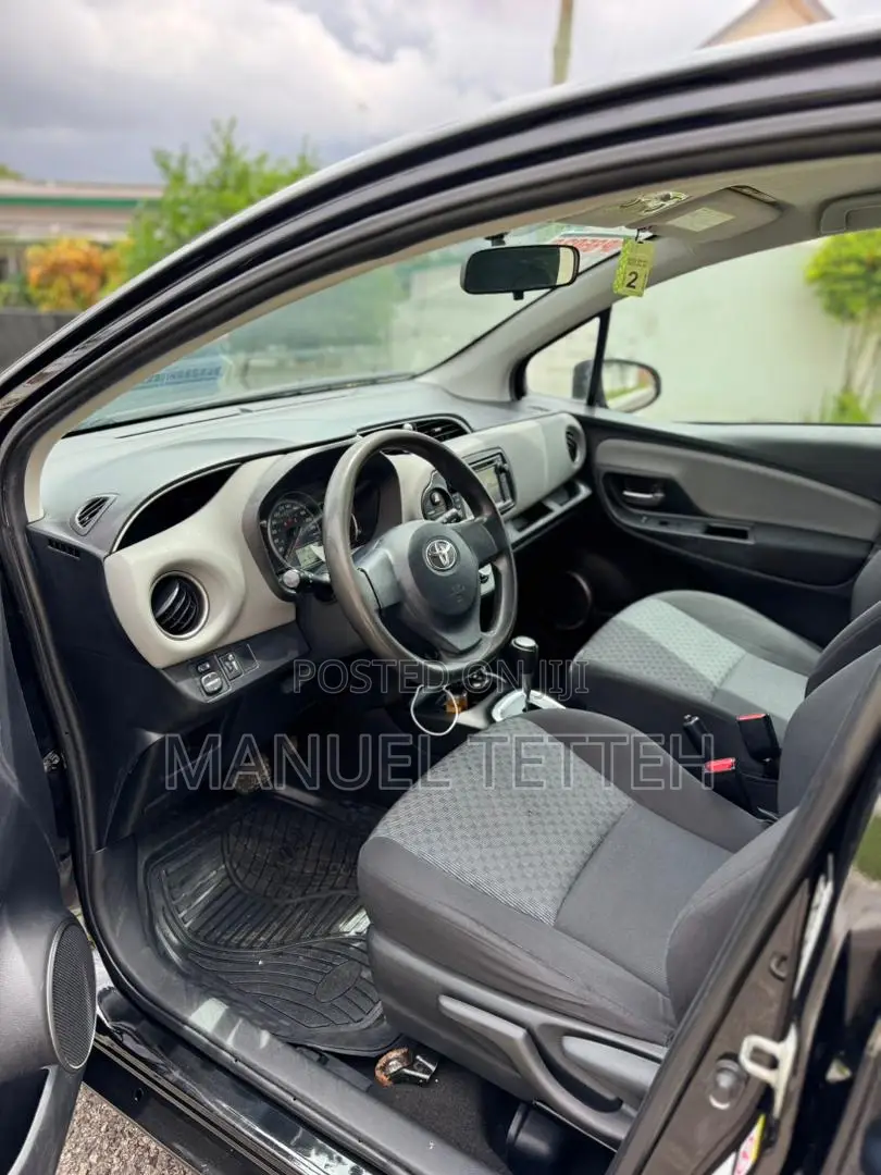 Toyota Yaris LE Hatchback 5dr 2015 Black