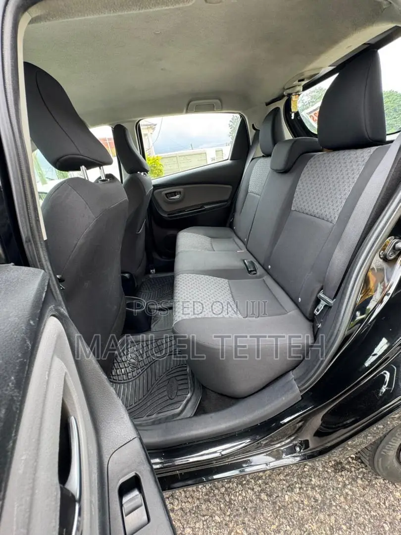 Toyota Yaris LE Hatchback 5dr 2015 Black