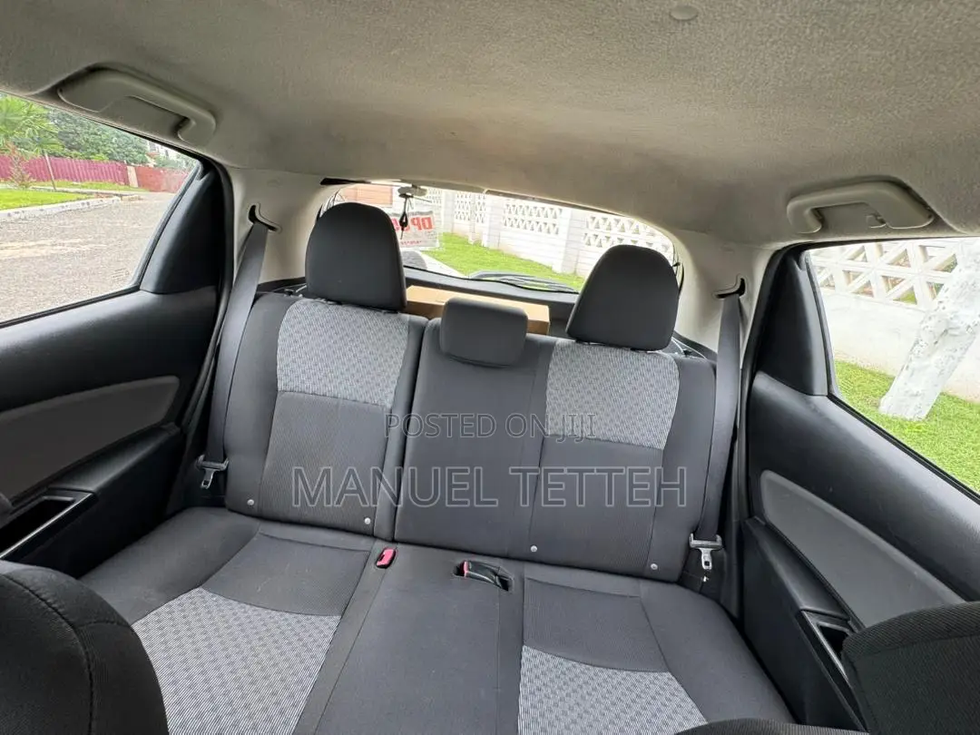 Toyota Yaris LE Hatchback 5dr 2015 Black