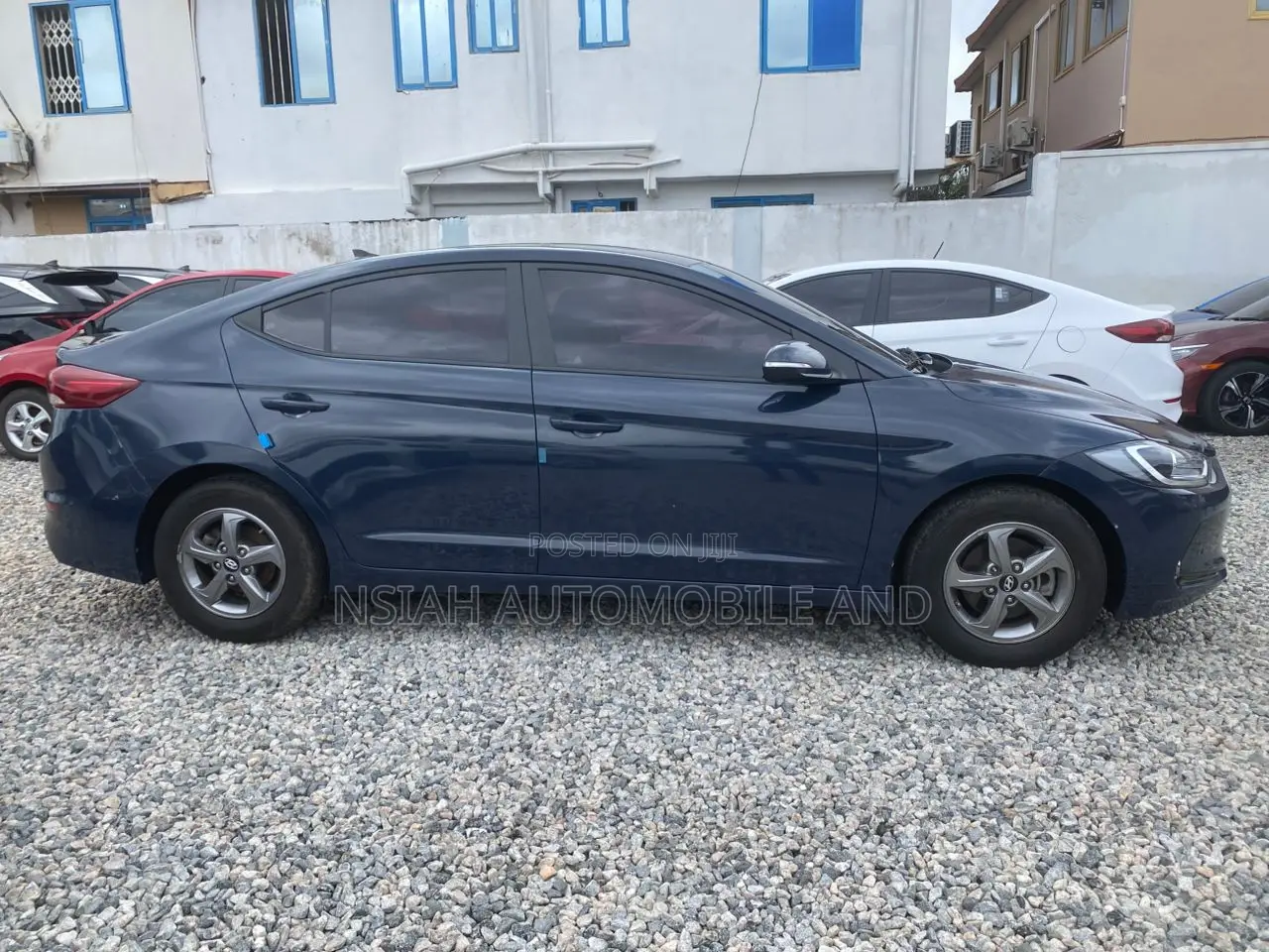 Hyundai Avante 2016 Blue