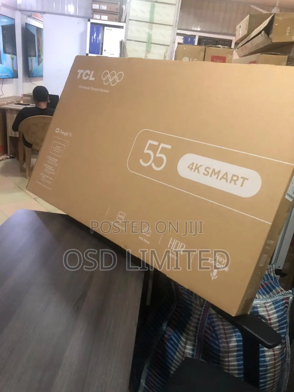 TCL 55" Smart Tv: Vibrant HDR and Deep Contrast