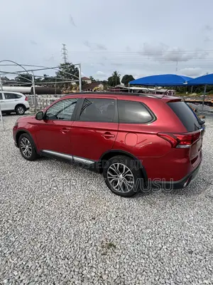 Mitsubishi Outlander 2016 Pink