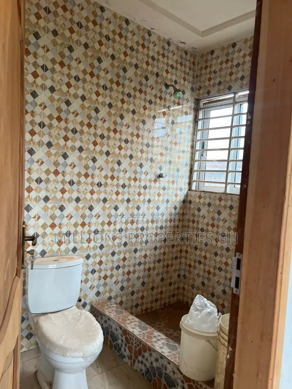 3bdrm House in Millions Properties, Kumasi Metropolitan for sale