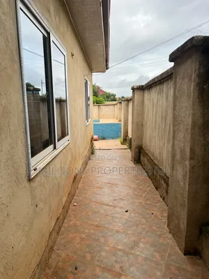 3bdrm House in Millions Properties, Kumasi Metropolitan for sale