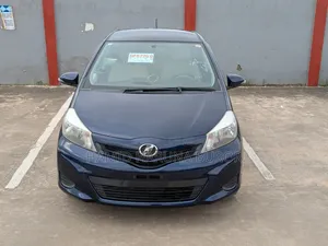 Toyota Vitz 1.3 FWD 5dr 2013 Blue