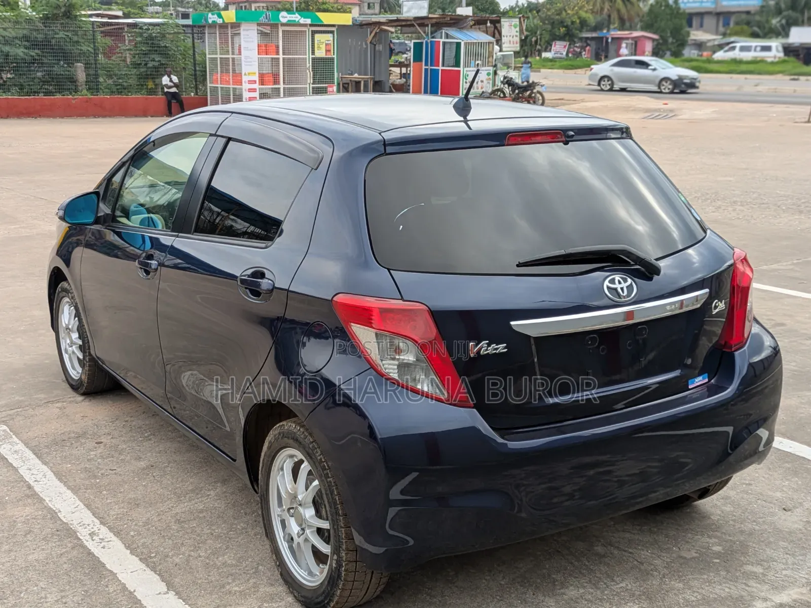 Toyota Vitz 1.3 FWD 5dr 2013 Blue