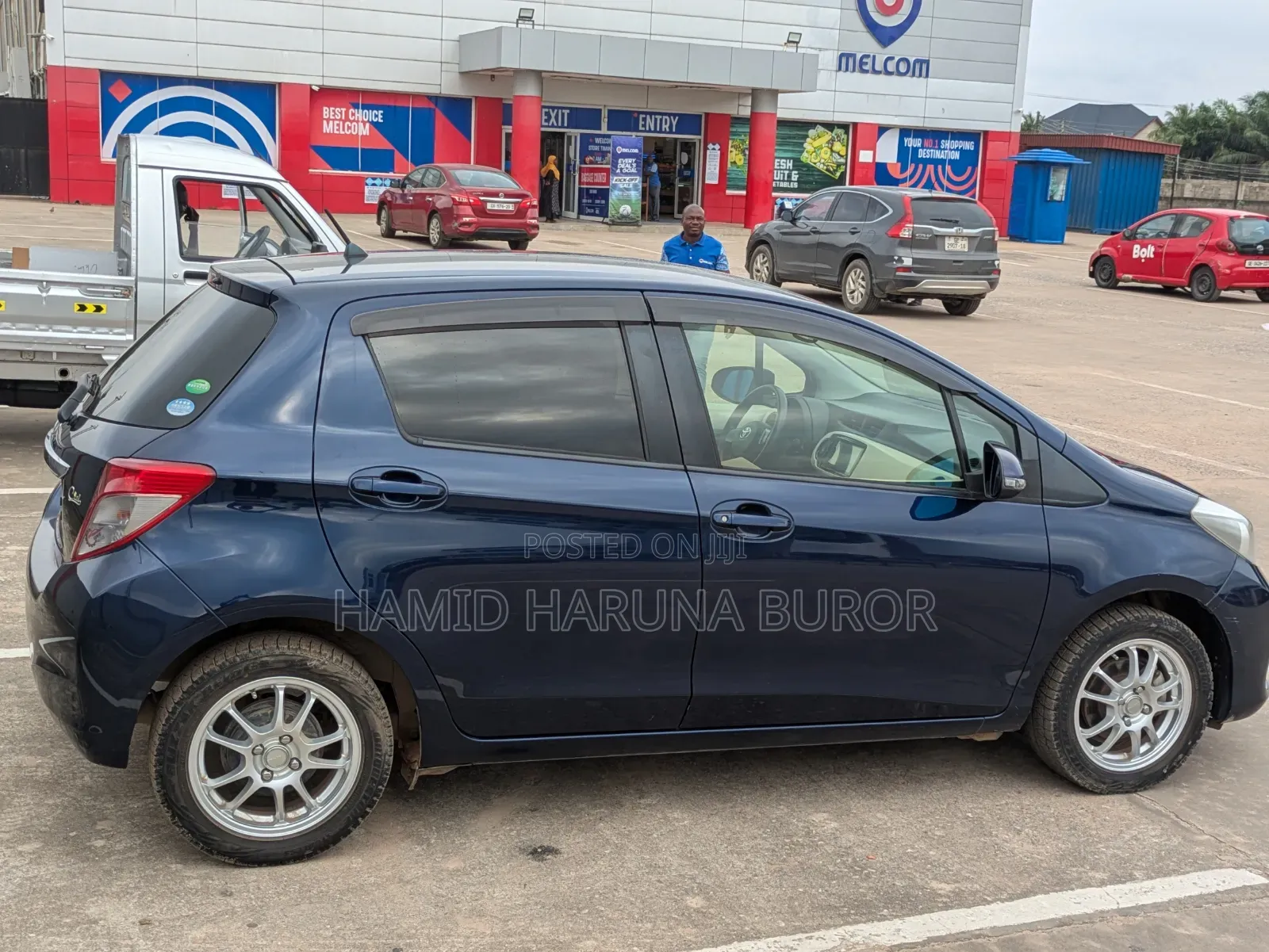 Toyota Vitz 1.3 FWD 5dr 2013 Blue