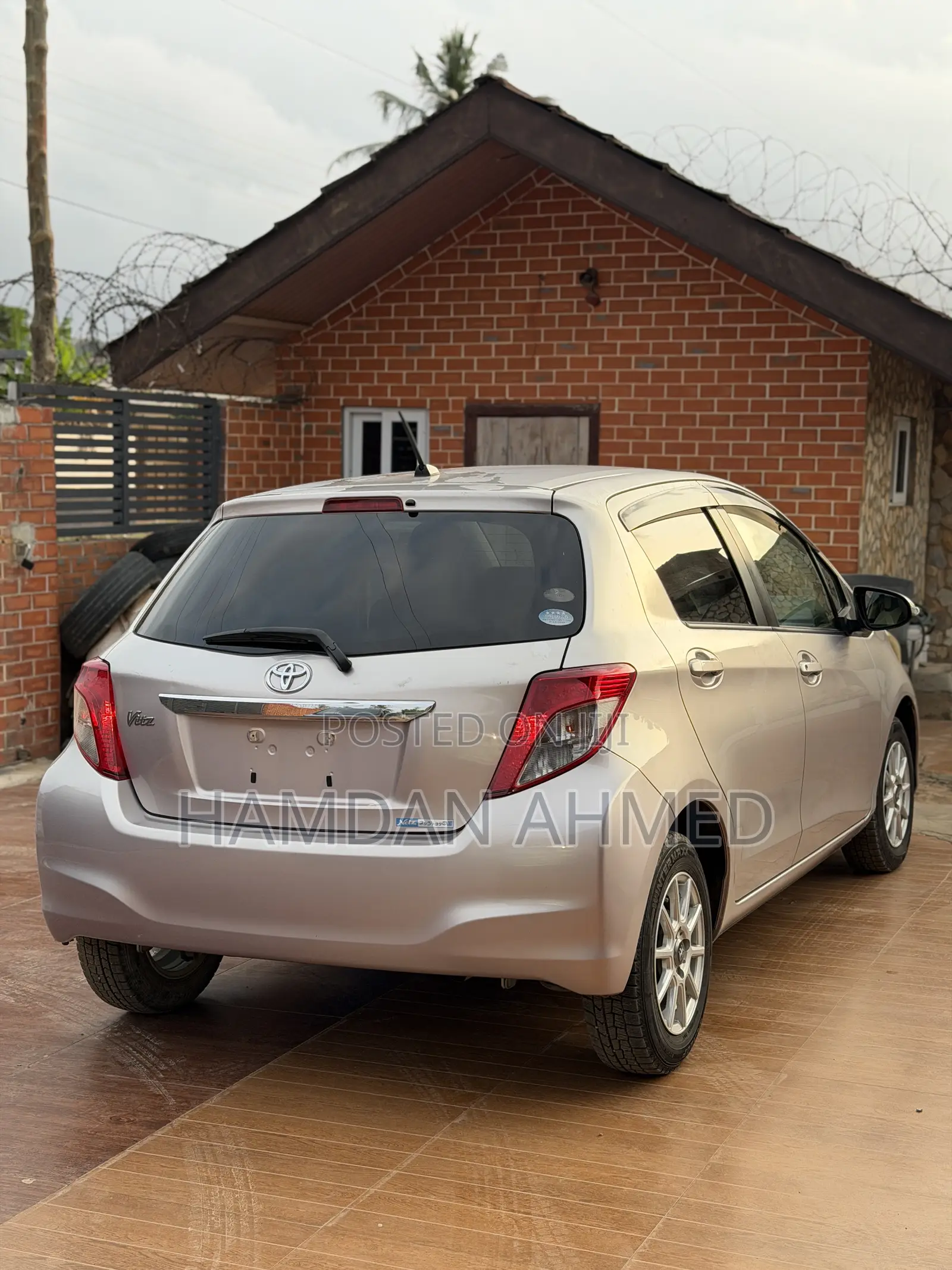 Toyota Vitz 1.3 FWD 5dr 2012 Pink