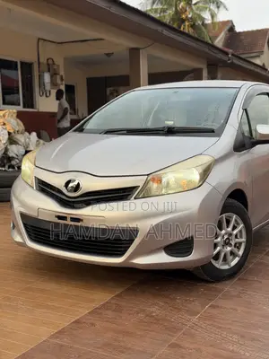 Toyota Vitz 1.3 FWD 5dr 2012 Pink