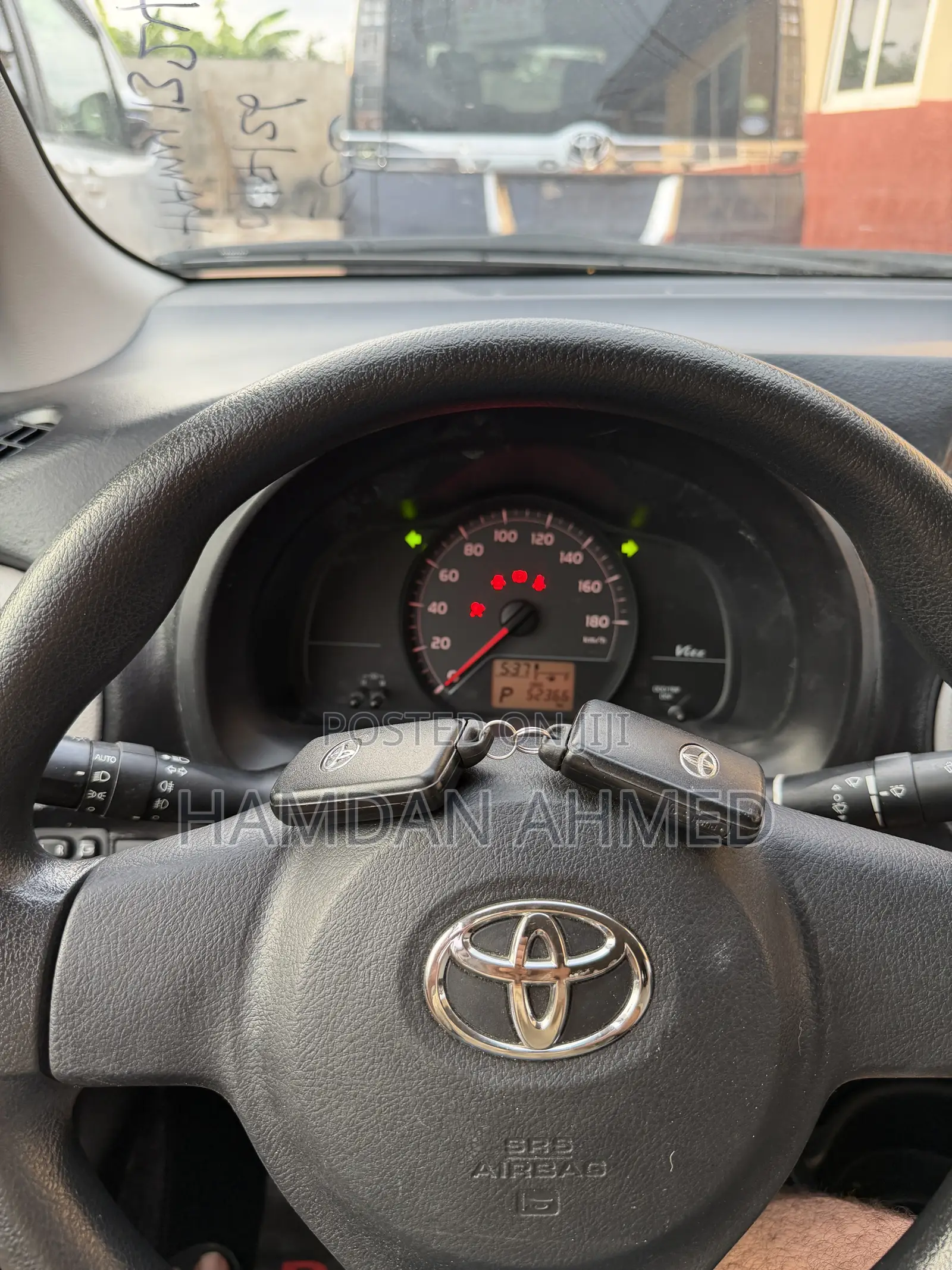 Toyota Vitz 1.3 FWD 5dr 2012 Pink