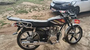 New Royal RY125 2025 Black