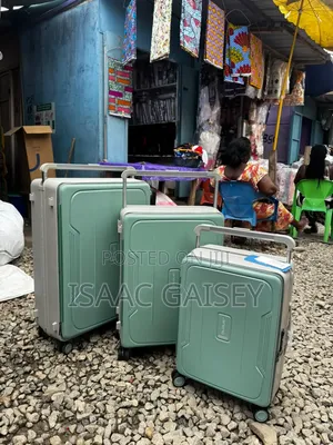 Premium Lightweight Luxurious Executive Luggage With Cup Holder