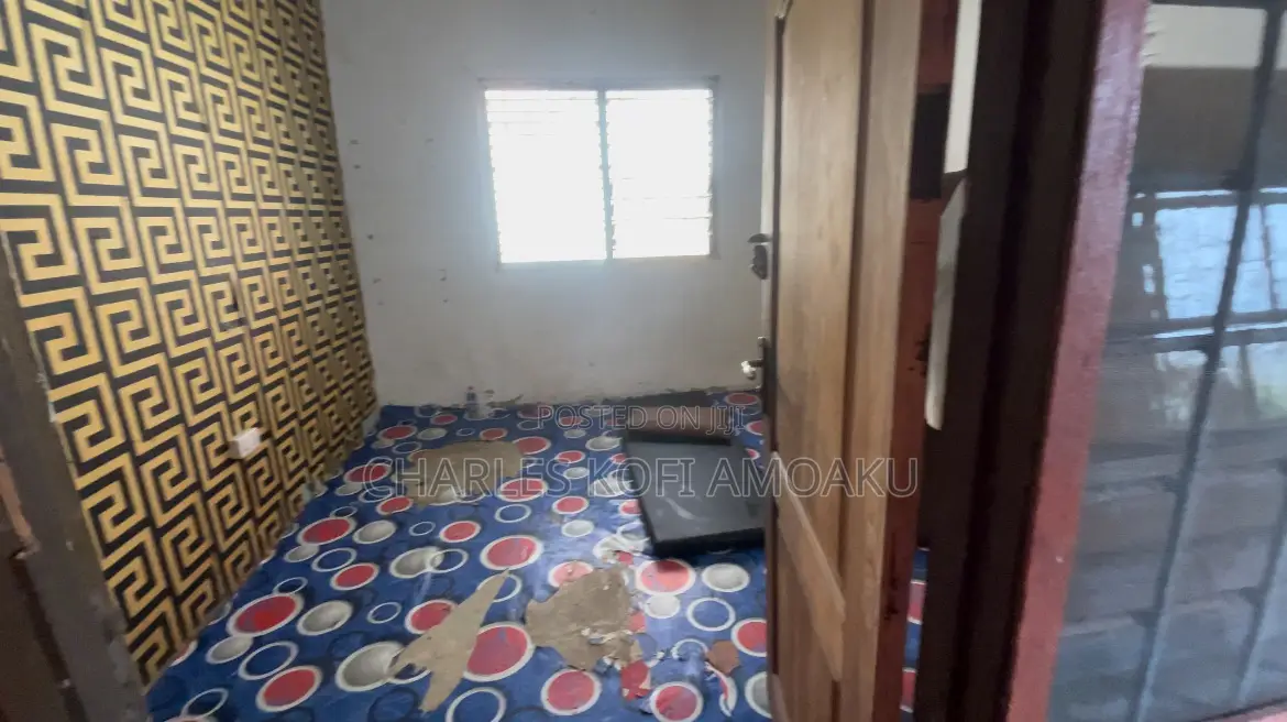 5bdrm House in The Danso Family, Top Base for sale